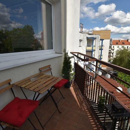 Apartament Rosso Apartment Torun Luaran gambar