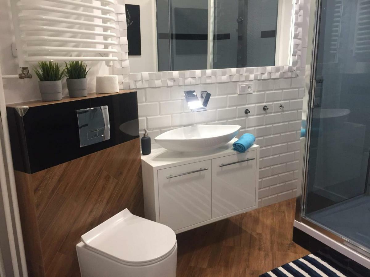 Apartament Rosso Apartment Torun Luaran gambar