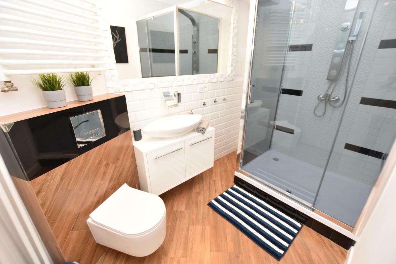 Apartament Rosso Apartment Torun Luaran gambar